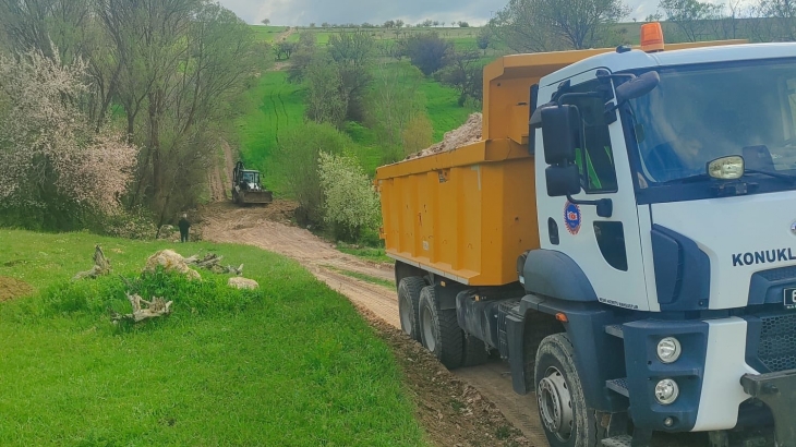 Arazi Yollarında Bakım ve Onarım – Konuklar’da Ulaşım Kesintisiz Devam Ediyor