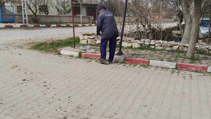 Sokak Lambalarında Bakım ve Onarım Çalışmaları Devam Ediyor: Konuklar Beldesi Güven İçinde