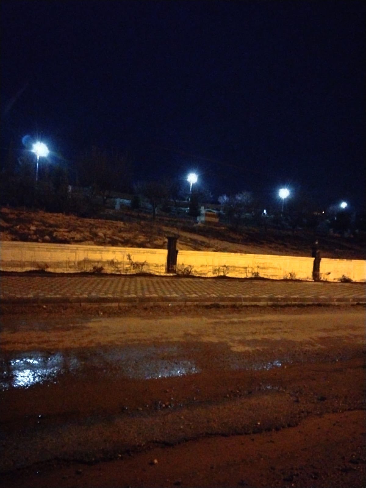 Mezarlık Yolu’nda Aydınlatma Yenilendi – Konuklar’da Gece Güvenliği Arttı